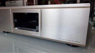 SACD / CD PLAYER  SONY SCD -777 ES -thumb-6