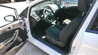 Ford Fiesta 2016-thumb-4
