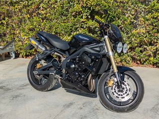 Triumph Street Triple 675 2011
