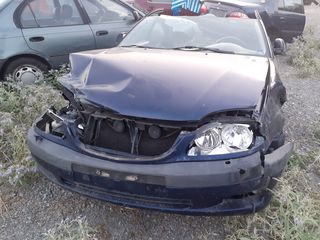 Avensis2001-thumb-6