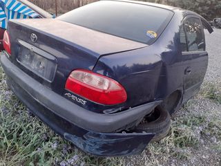 Avensis2001-thumb-9
