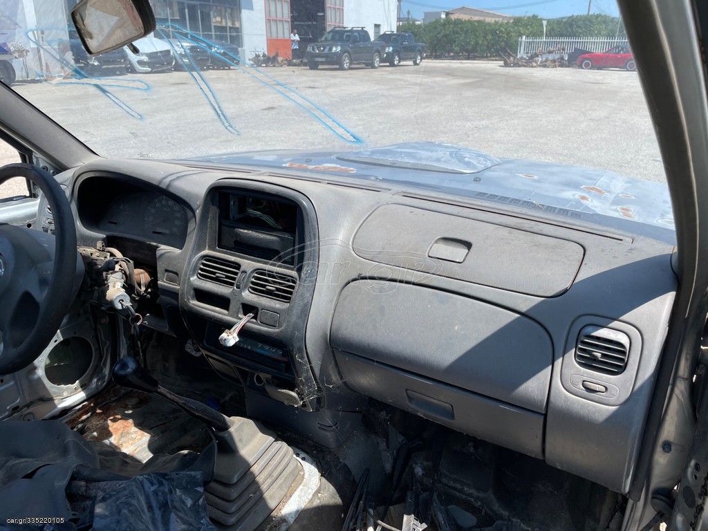 Ταμπλο        Nissan Navara D22 2000-2005
