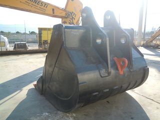 ΚΟΥΒΑΣ 4 ΚΥΒΙΚΑ XARDOX HITACHI KAI LIEBHERR-thumb-3