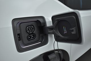Bmw i3 2019 S/94Ah 184hp Navi Χen Αυτονομία Mπαταρίας 350 χλμ-thumb-63