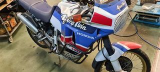 HONDA  AFRICA TWIN XRV 650