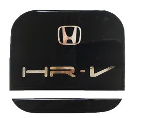 HONDA HR-V 5D 1999>2005 ΑΥΤΟΚΟΛΛΗΤΟ ΤΑΠΑΣ ΡΕΖΕΡΒΟΥΑΡ 18 Χ 16 CM ΜΑΥΡΟ/ΧΡΩΜΙΟ ΜΕ ΕΠΙΚΑΛΥΨΗ ΕΠΟΞΕΙΔΙΚΗΣ ΡΥΤΙΝΗΣ (ΥΓΡΟ ΓΥΑΛΙ) - 1 ΤΕΜ.