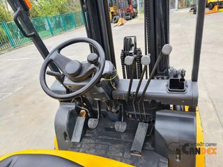 TCM 2002 FG25T6-thumb-6
