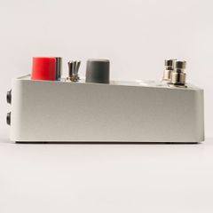 Universal Audio Max Preamp and Dual Compressor Pedal - Universal Audio-thumb-3