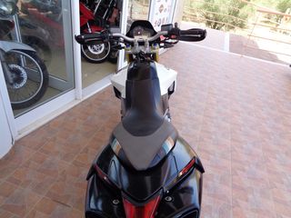 Aprilia Dorsoduro 750 2011-thumb-2