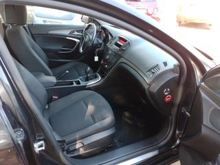 Opel Insignia 2011-thumb-7