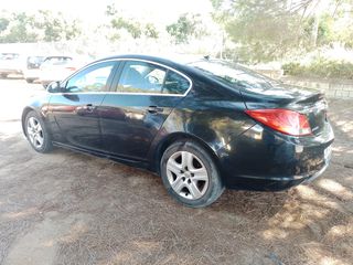 Opel Insignia 2011-thumb-3