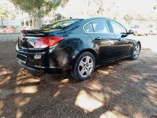 Opel Insignia 2011-thumb-18