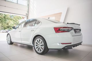 Side Skirts Diffusers Skoda Superb Liftback / Combi Mk3 Facelift-thumb-2