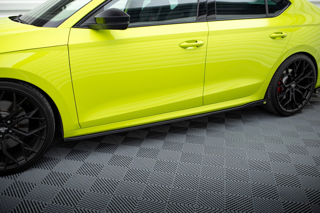 Side Skirts Diffusers V.2 Skoda Octavia RS Liftback / Combi Mk4 Facelift