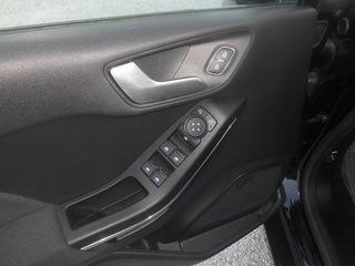 Ford Fiesta 2022-thumb-6