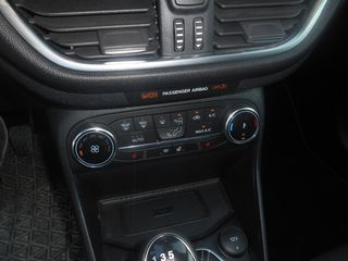 Ford Fiesta 2022-thumb-8