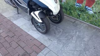 Piaggio MP3 300 LT 2011-thumb-1