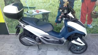 Piaggio MP3 300 LT 2011-thumb-3