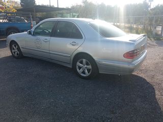 MERCEDES E220-thumb-2