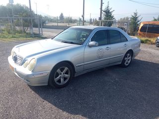 MERCEDES E220-thumb-1