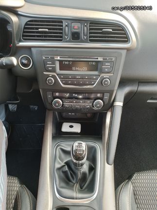 ΕΡΓΟΣΤΑΣΙΑΚΟ RADIO CD ΑΠΟ RENAULT KADJAR KAI N QASHQAI