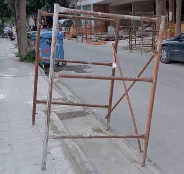 Πωλούνται Οικοδομικές Σκαλωσιές Κομπλέ 1,80 + 2,50