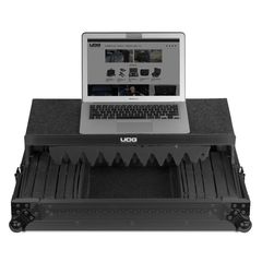 UDG GEAR U91019BL3 UDG Ultimate Flight Case Multi Format XL Black MK3 Plus (Laptop Shelf)