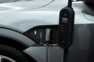 Audi e-tron 2020 50 quattro  ADVANCED  71kwh   R20"-thumb-1