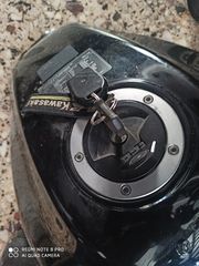 Εγκέφαλος με κλειδαριές από Kawasaki ER 6f-thumb-1