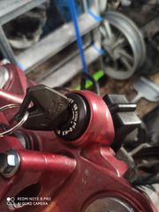 Εγκέφαλος με κλειδαριές από Kawasaki ER 6f-thumb-4