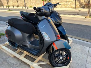 Piaggio Vespa GTS 300 '23 GTS 300 HPE SUPER SPORT E5