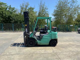 Mitsubishi '15 2500 kg 4.000 mm