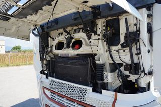 Volvo 2014 FH460 4X2 EURO 6 - ADR-thumb-86