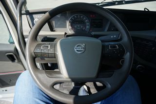 Volvo 2014 FH460 4X2 EURO 6 - ADR-thumb-41