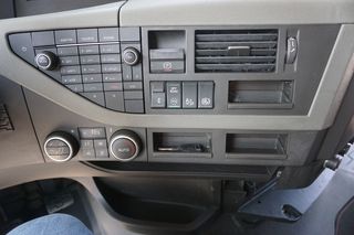 Volvo 2014 FH460 4X2 EURO 6 - ADR-thumb-44