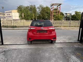 Toyota Yaris 2018 1.5 HYBRID TEAM-thumb-5