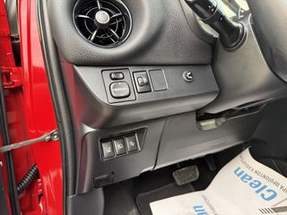 Toyota Yaris 2018 1.5 HYBRID TEAM-thumb-9