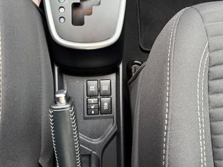 Toyota Yaris 2018 1.5 HYBRID TEAM-thumb-14