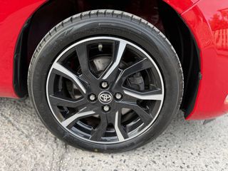 Toyota Yaris 2018 1.5 HYBRID TEAM-thumb-20