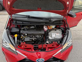 Toyota Yaris 2018 1.5 HYBRID TEAM-thumb-21