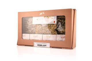 Σετ Δώρου Herbal Box 6 τεμαχίων τσάι του βουνού ματσάκι 40γρ, χαμομήλι 30γρ, δυόσμο El Greco 20 μερίδες, κανέλα κεϋλάνης με γαρύφαλλο El Greco 20 μερίδες, μείγμα βοτάνων με γλυκάνισο El Greco 20, μερί