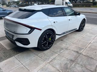 Kia EV6 2025 GT-thumb-1