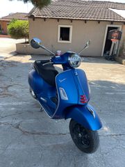 Vespa GTS 300 2022 Supersport-thumb-3