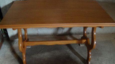 Σετ τραπέζι ξύλινο τραπεζαρίας - κουζίνας και έξι ξύλινες καρέκλες