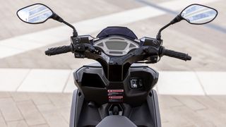 UM 2025 XPEED 125 RX-thumb-2