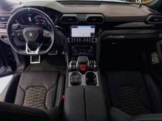Lamborghini Urus 2021-thumb-7