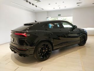 Lamborghini Urus 2021-thumb-5