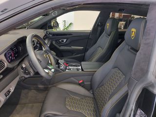 Lamborghini Urus 2021-thumb-11