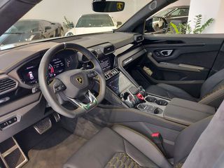 Lamborghini Urus 2021-thumb-12