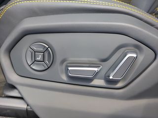 Lamborghini Urus 2021-thumb-15